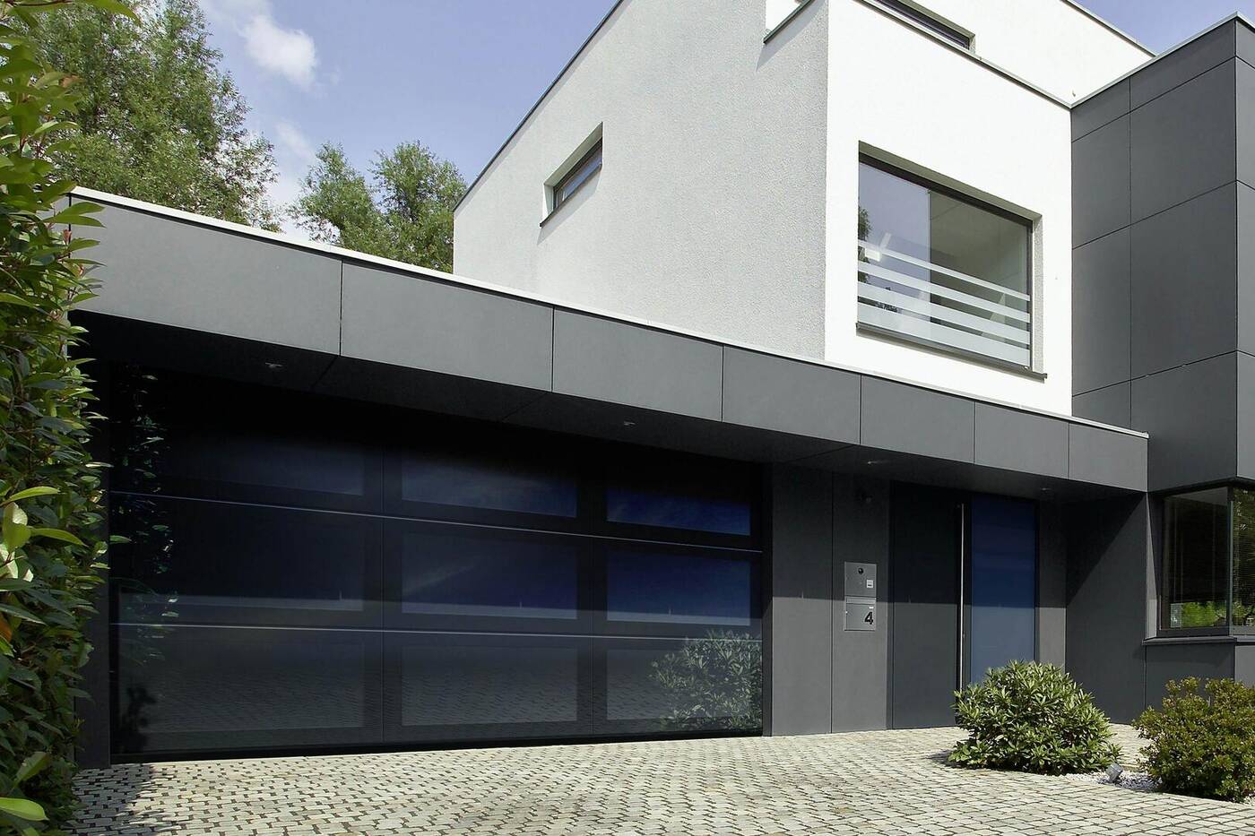 Hörmann Garagentor mit passender Haustür