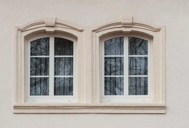 Stichbogenfenster